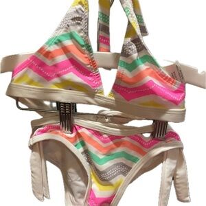 Snapper rock size 3 halter bikini 👙